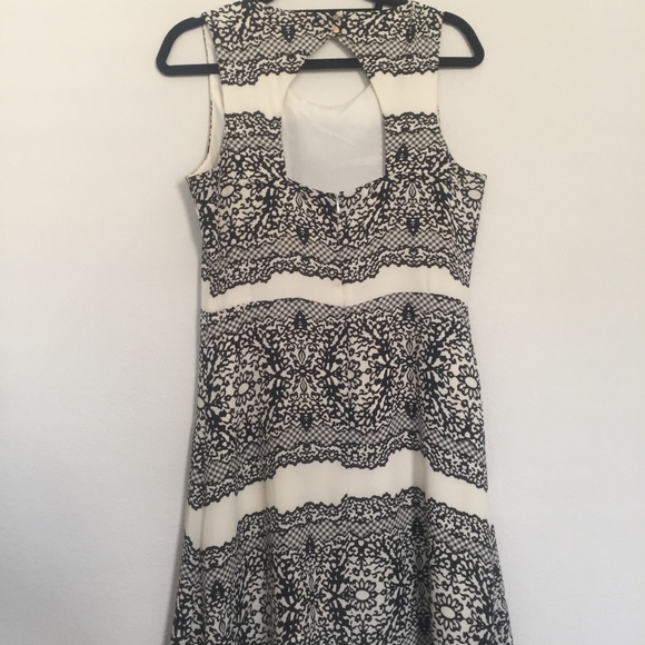 Skies are Blue black/white dress - Picture 2 of 4